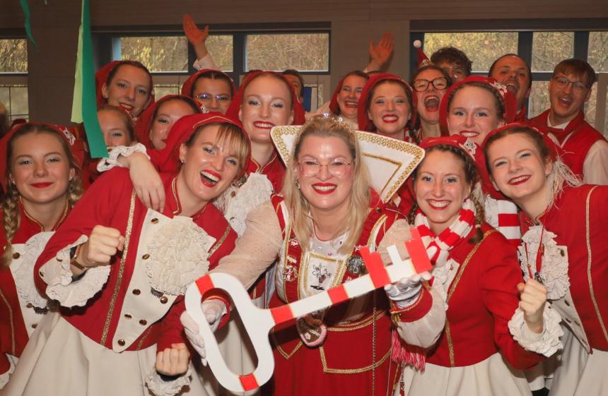 Weiberfastnacht in Bechen